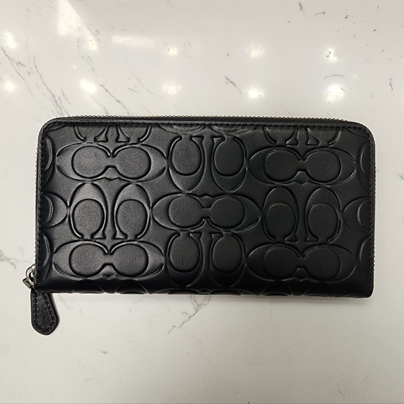 Coach Black Embossed Accordian Zip Wallet NWOT - Picture 1 of 3